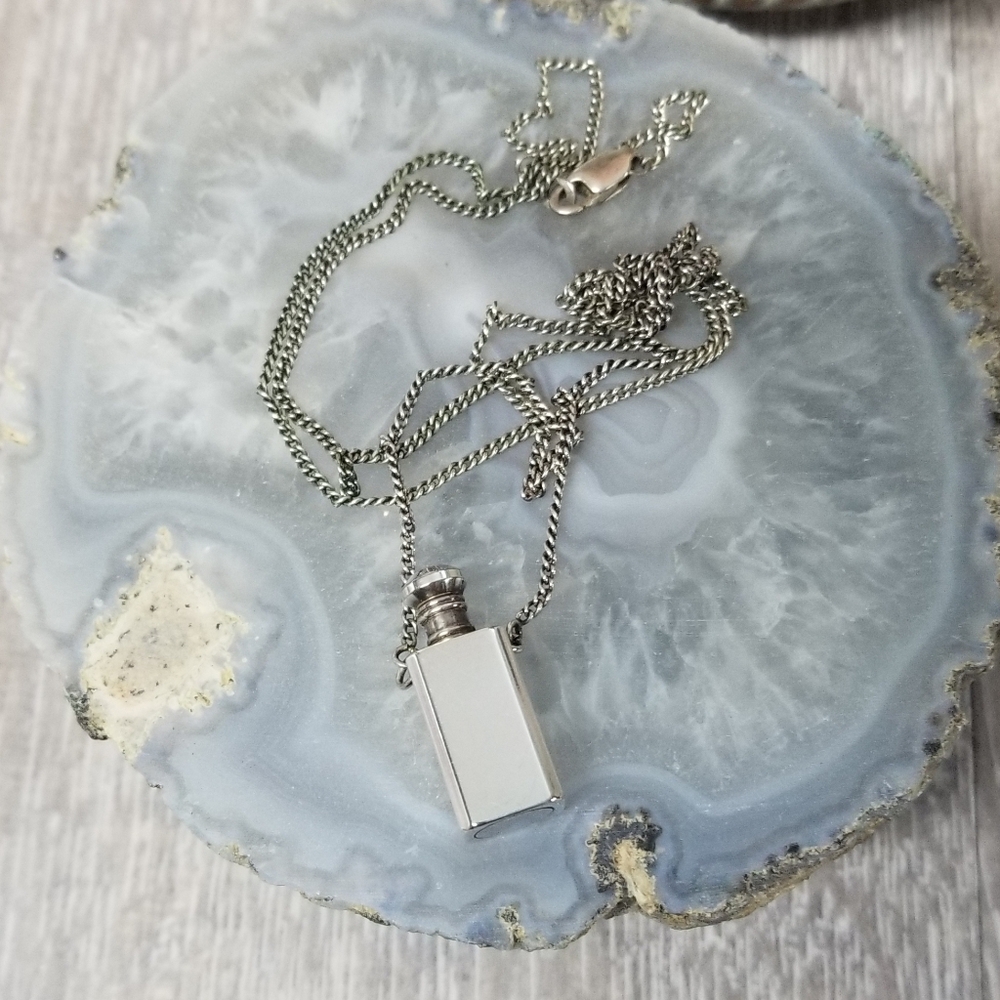Vintage"Perfume" Bottle Fashion  Pendant/Necklace - Picture 9 of 10